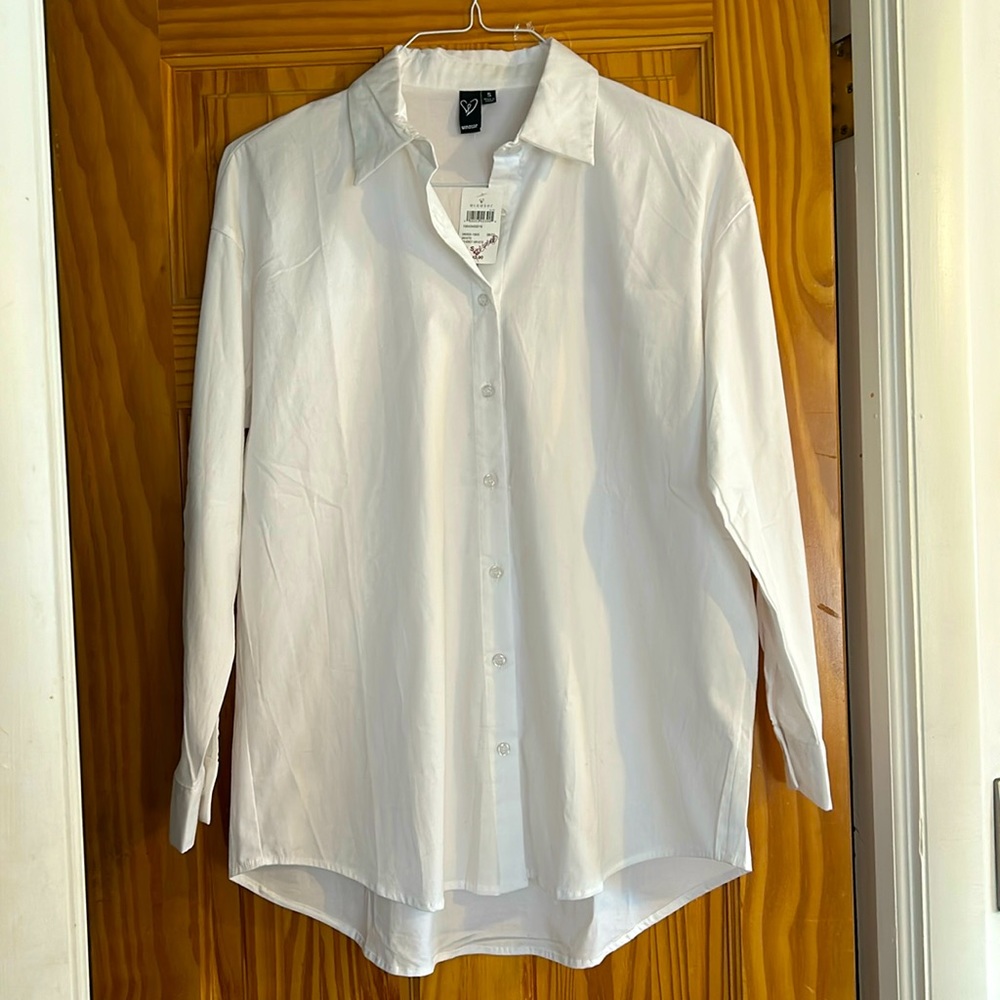 NWT Oversize Windsor White Womens  Buttondown Long Sleeve Top size Small